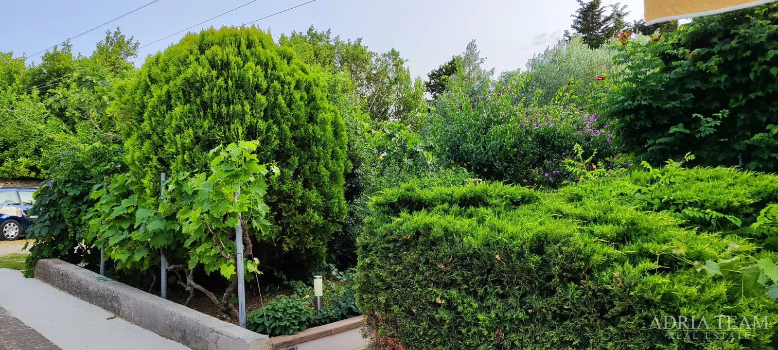 moderan dvosobni apartman s vrtom i garažom – lukoran, otok ugljan - slika 15