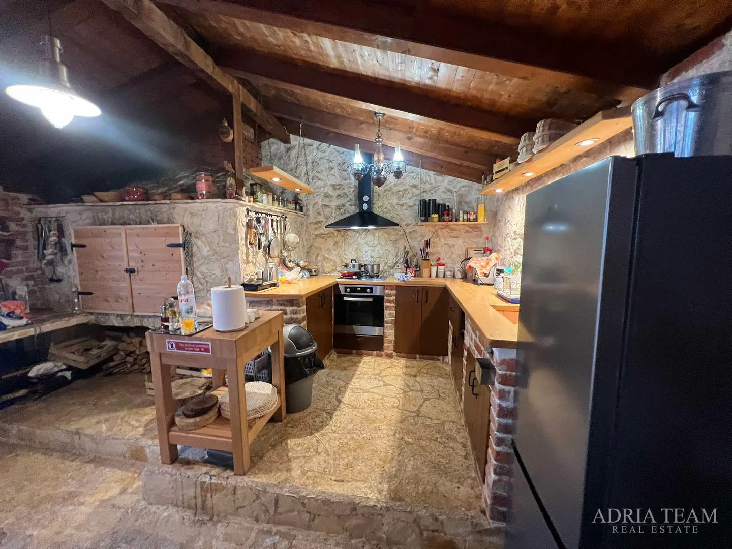 vila s bazenom i pogledom na more, 600 m od mora, privlaka - zadar - slika 34