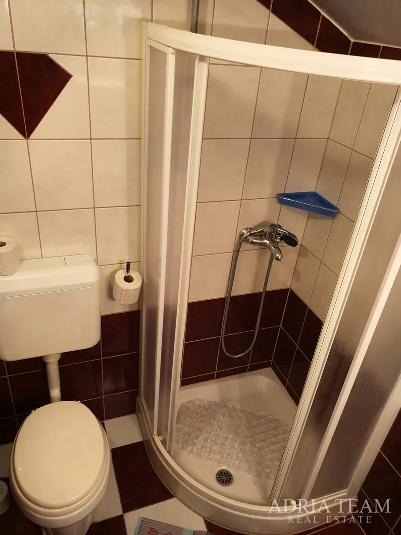 vila sa 7 apartmana, pogled na more - diklo, zadar - slika 37