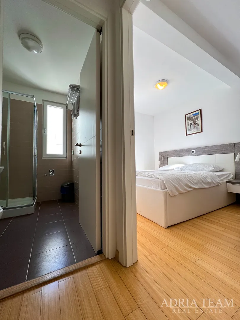 apartman s dvije terase, drugi red do mora - petrčane - slika 9
