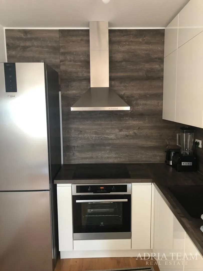 kuća s 10 apartmana, pogled na more - petrčane - slika 10