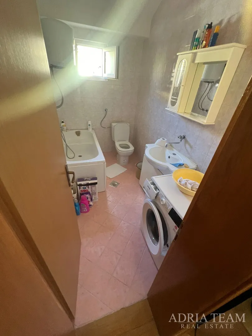 kuća s dvije stambene jedinice, 50 m od mora - vir, južna strana - slika 28