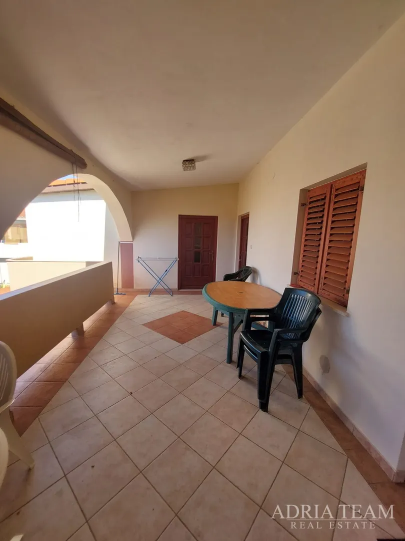 apartmanska kuća s velikim dvorištem, mirna i tiha pozicija - vir - slika 23