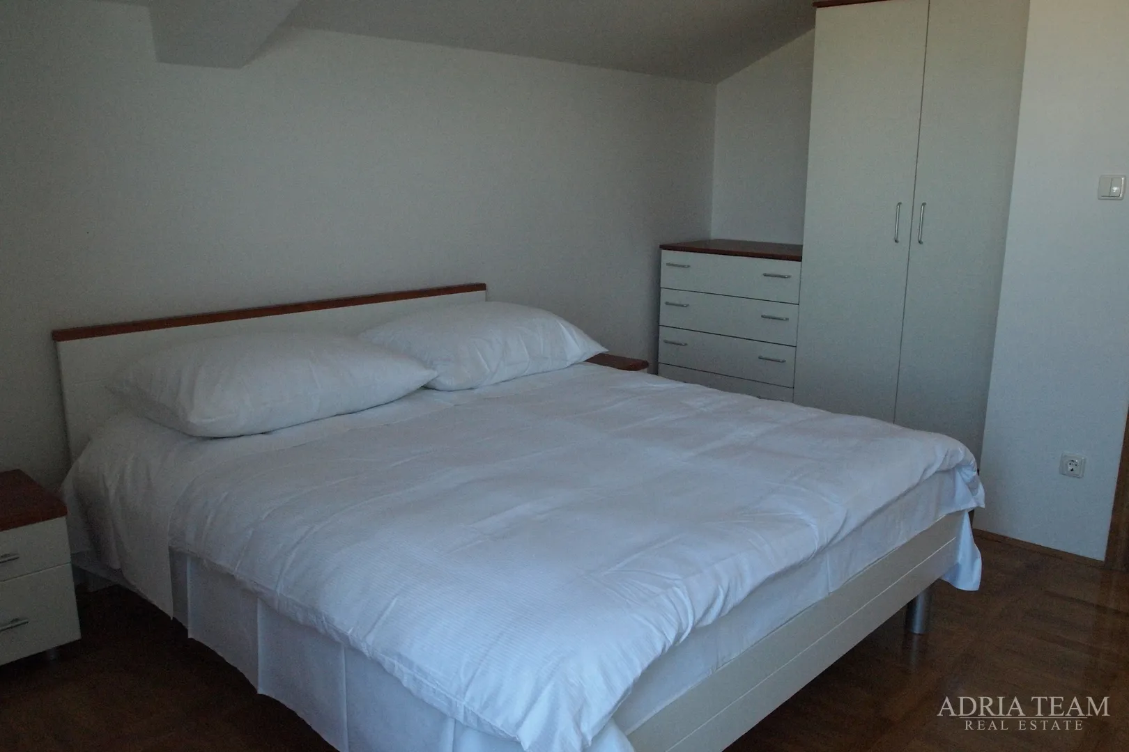 luksuzna vila 100 m od marine - betina, murter - slika 23