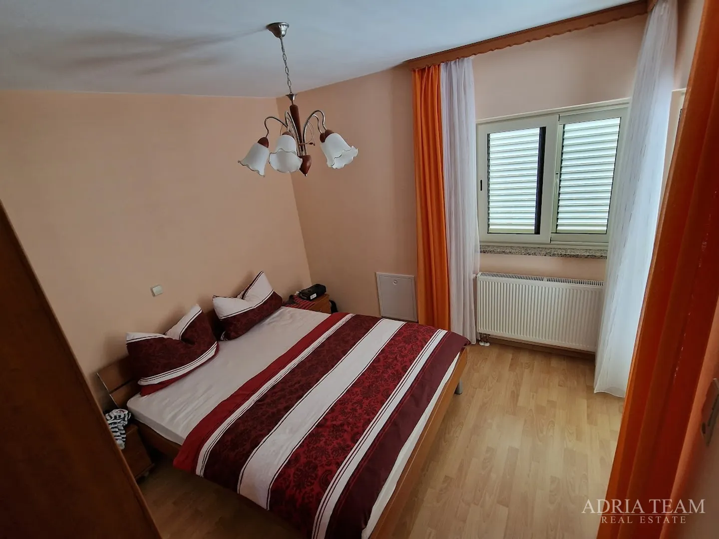 kuća s 2 stana, neposredna blizina mora - maslenica - slika 10