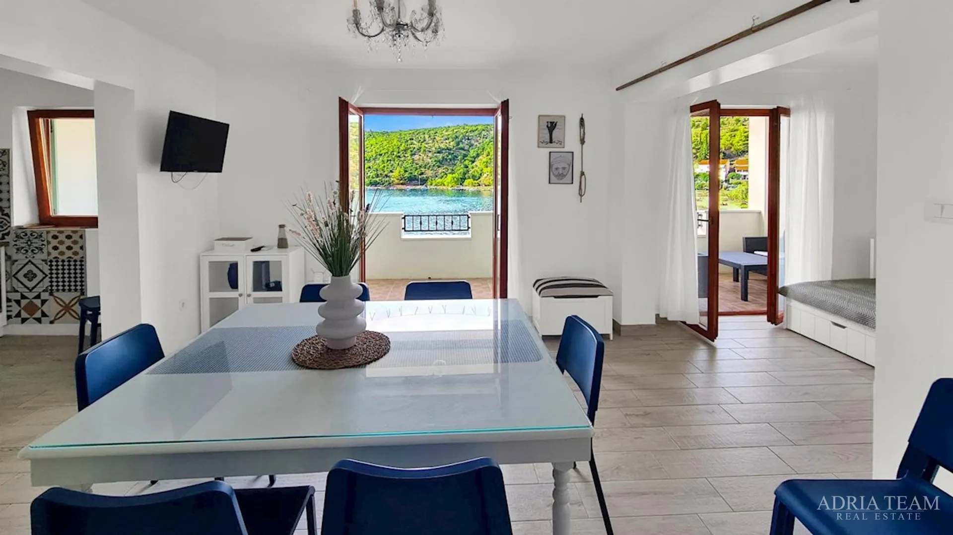 preuređena apartmanska kuća s mogućnošću poslovne namjene, prvi red do mora - meka draga - slika 8