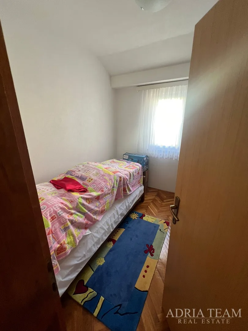 kuća s dvije stambene jedinice, 50 m od mora - vir, južna strana - slika 7
