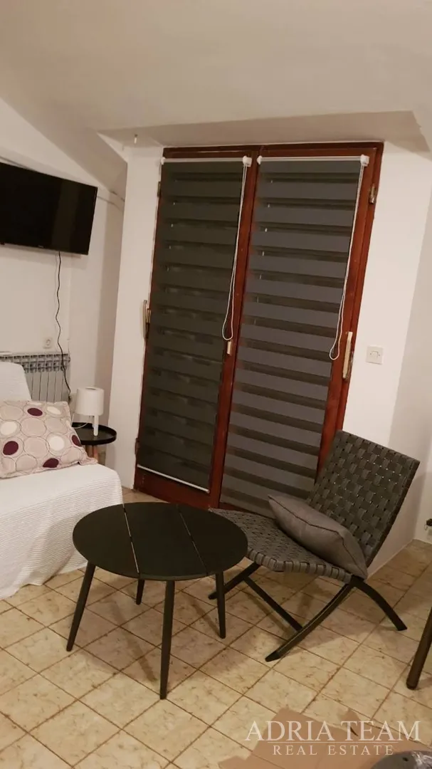 apartmanska kuća 100 m od mora, odlična lokacija - novalja, pag - slika 47
