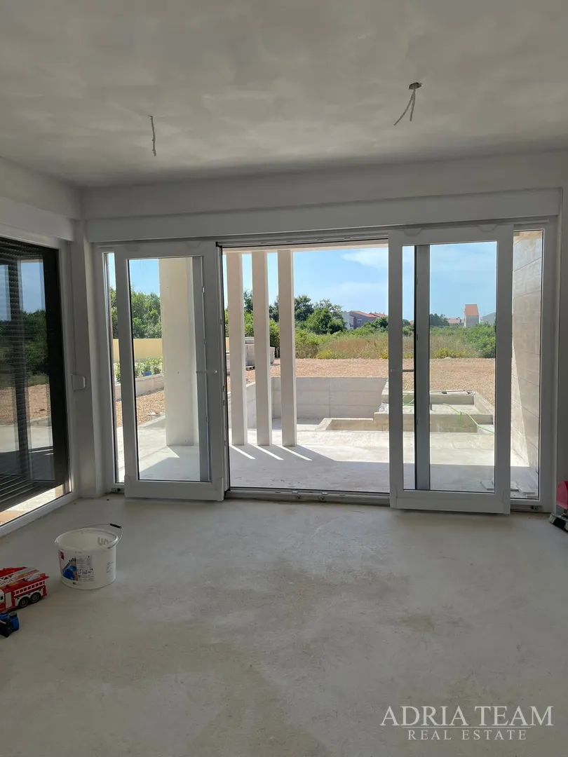 vila s bazenom u novogradnji - zaton - slika 49