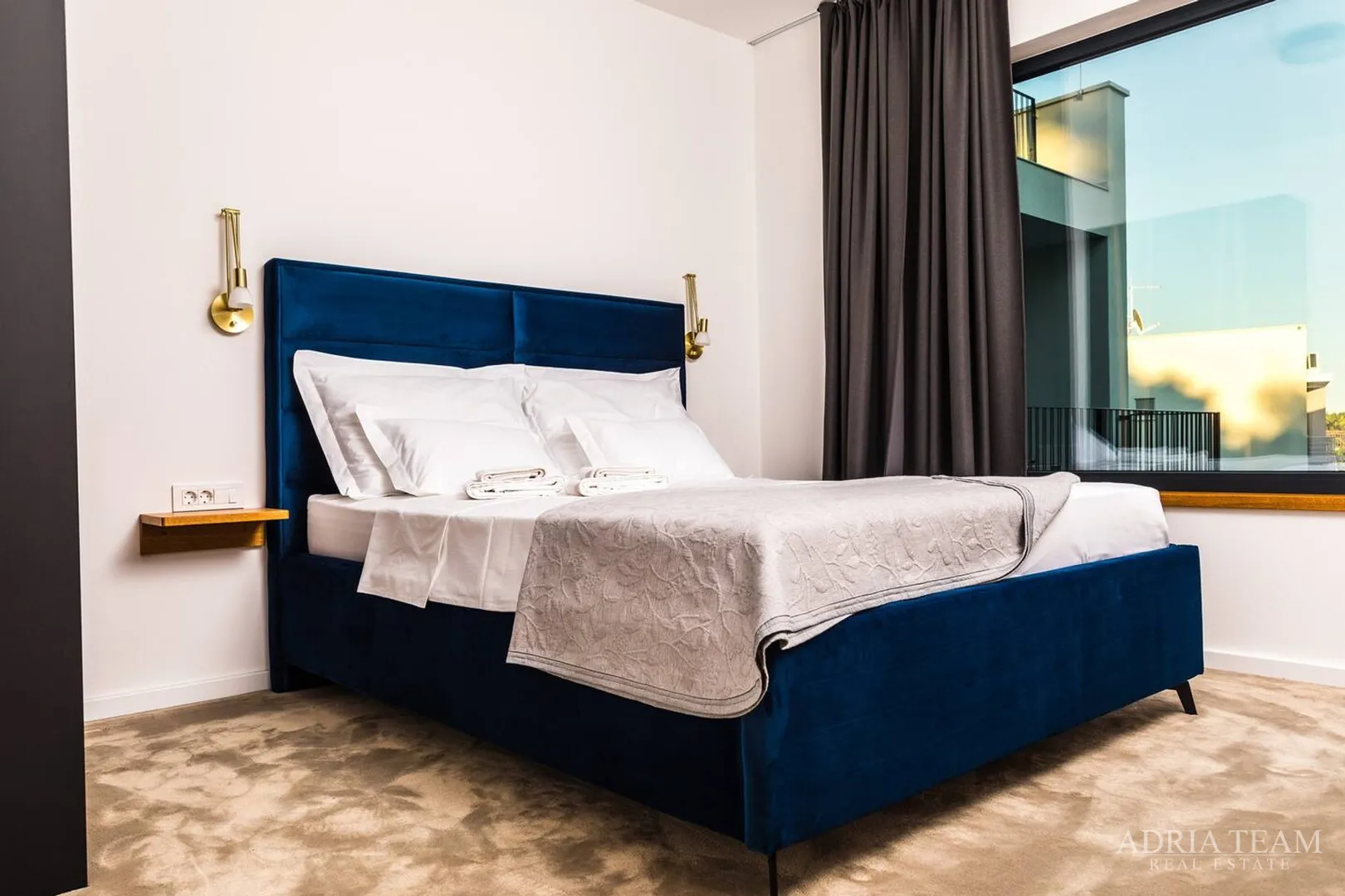 apartmani u urbanoj vili s bazenom, 250 m od mora, vir - zadar - slika 18
