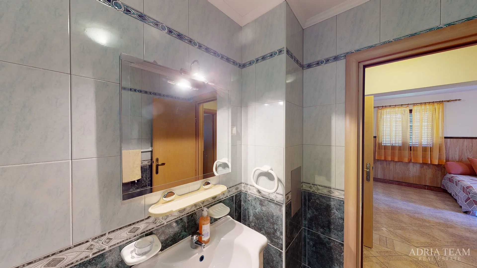 hotel s konobom i krovnom terasom, 1. red do mora - sukošan - slika 33