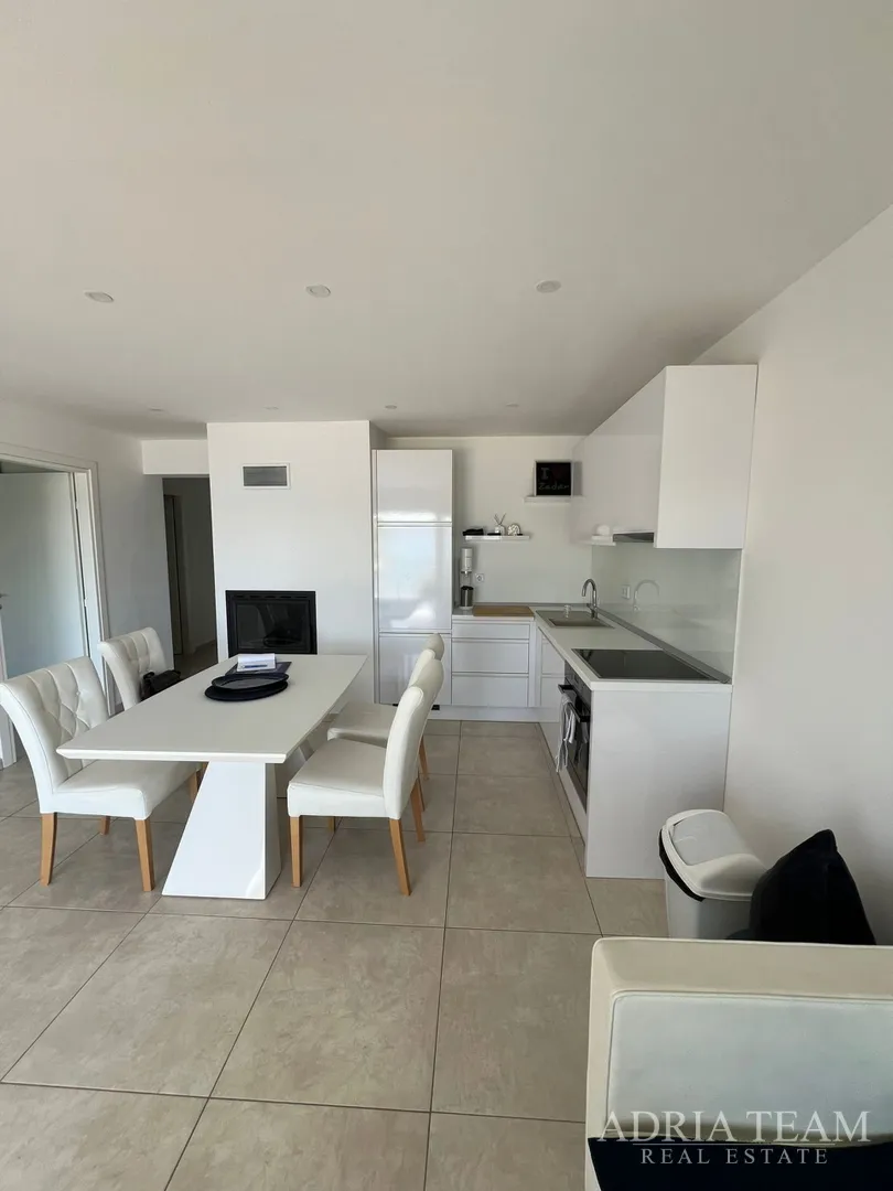 apartmani u prvom redu do mora, moderno uređenje, malo korišteni, bibinje - slika 24