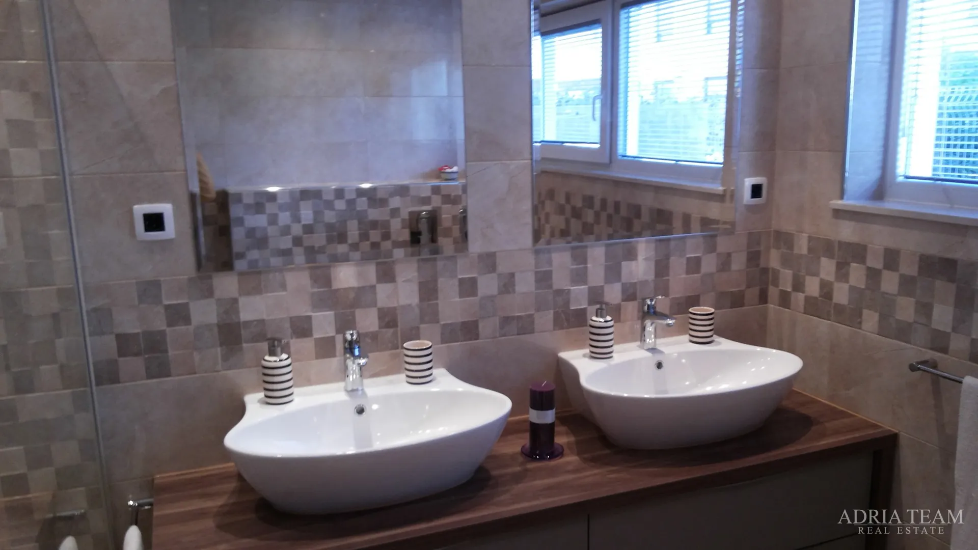 četverosoban apartman, top pozicija!! prvi red do mora - privlaka, zadar - slika 16