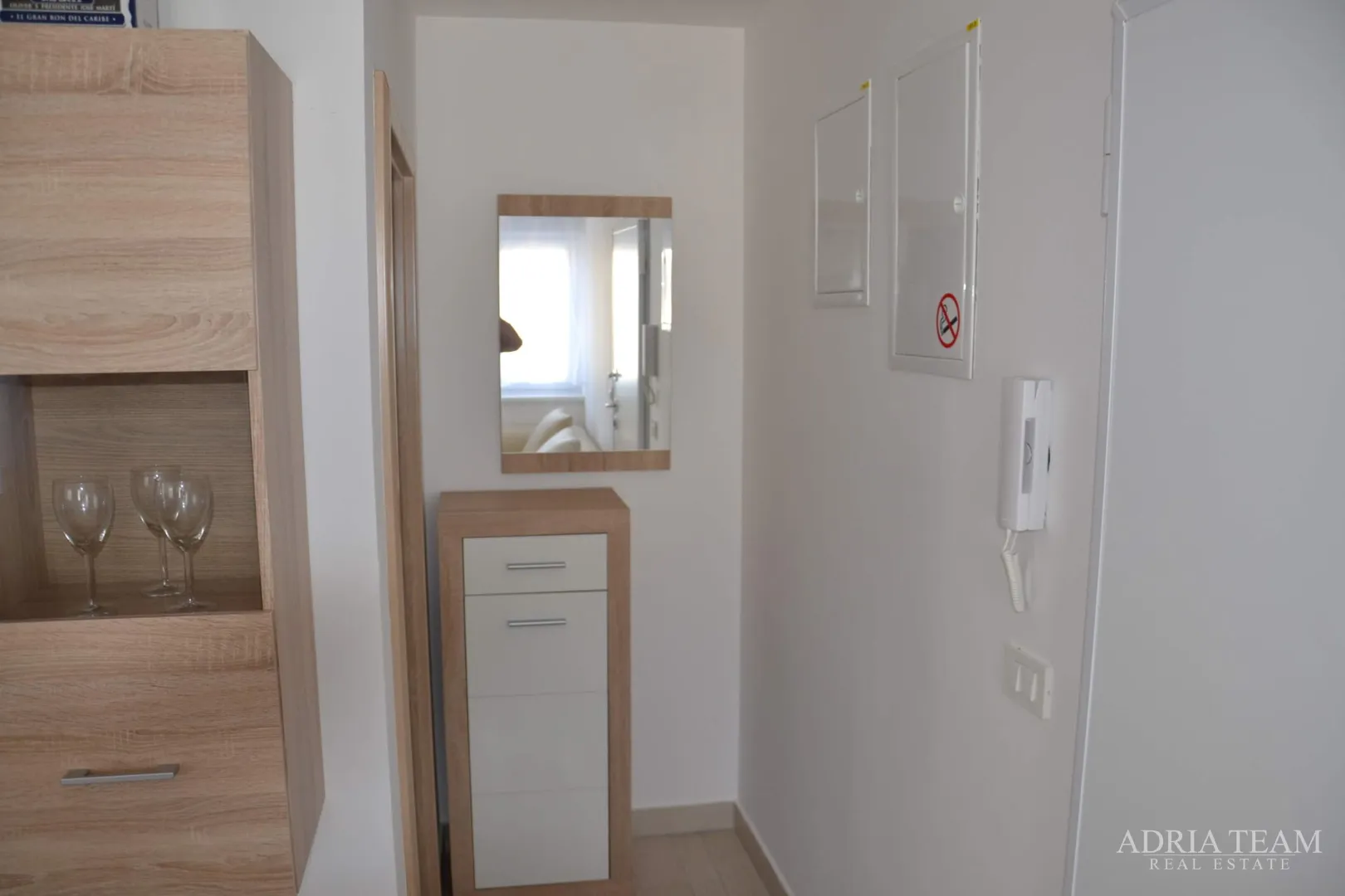 apartman s balkonom na prvom katu - rtina, benići - slika 5