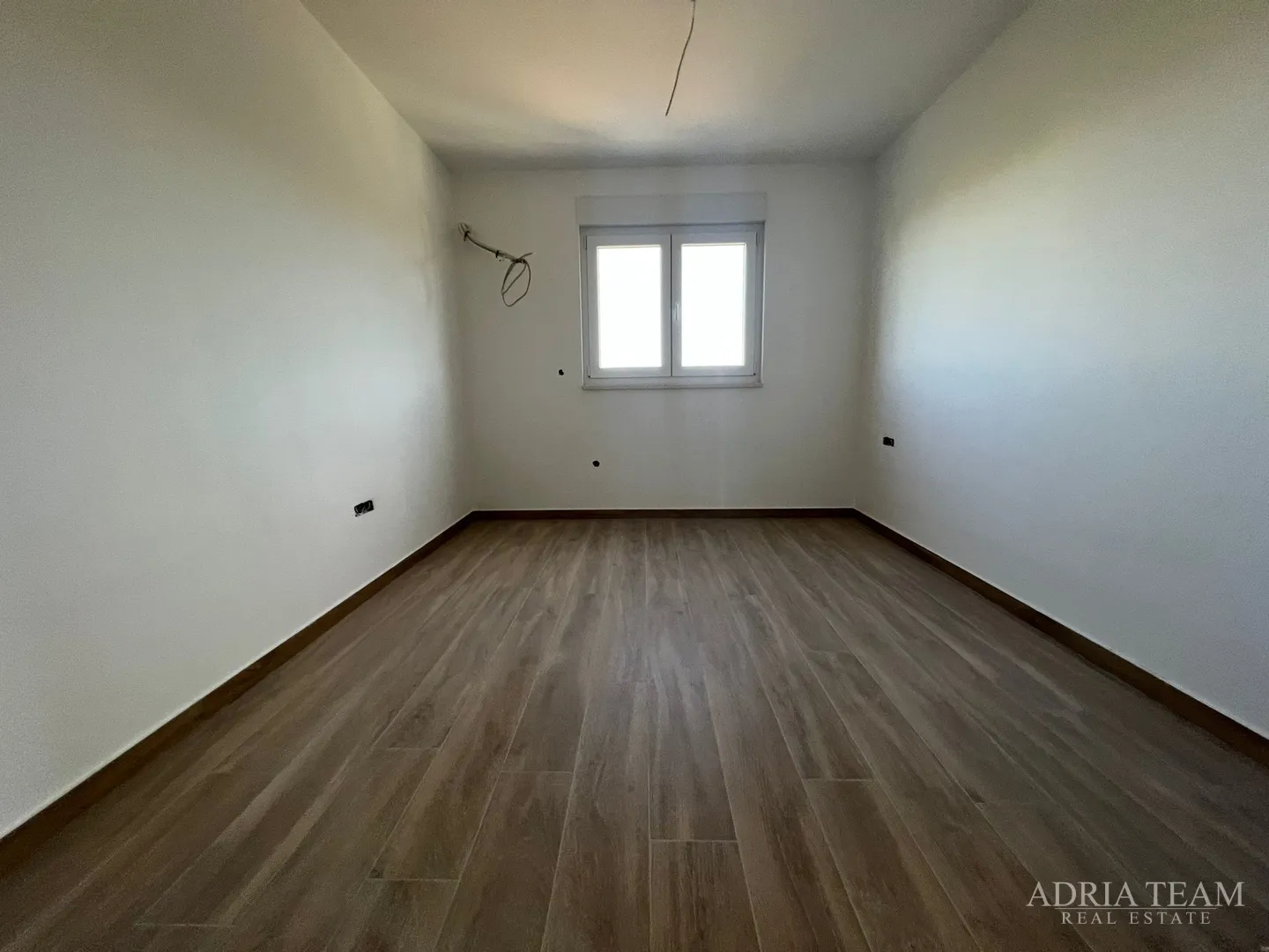 polovica kuće s bazenom - debeljak - slika 24