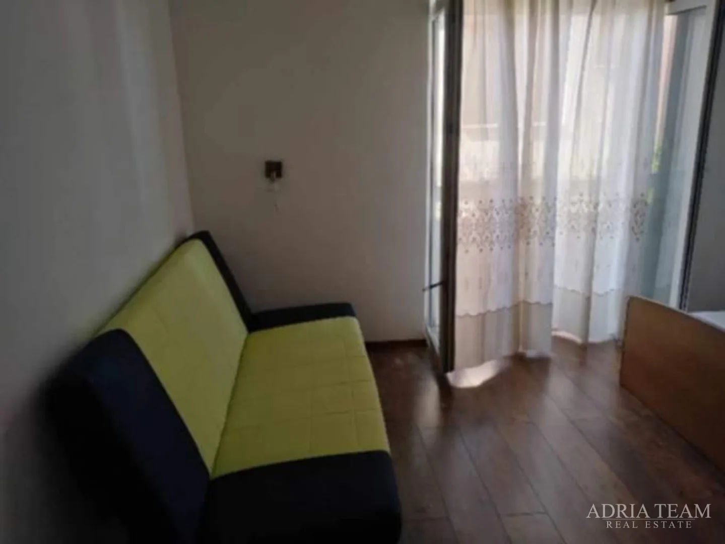 kuća s deset stambenih jedinica blizu centra s pogledom na more - novalja, pag - slika 10