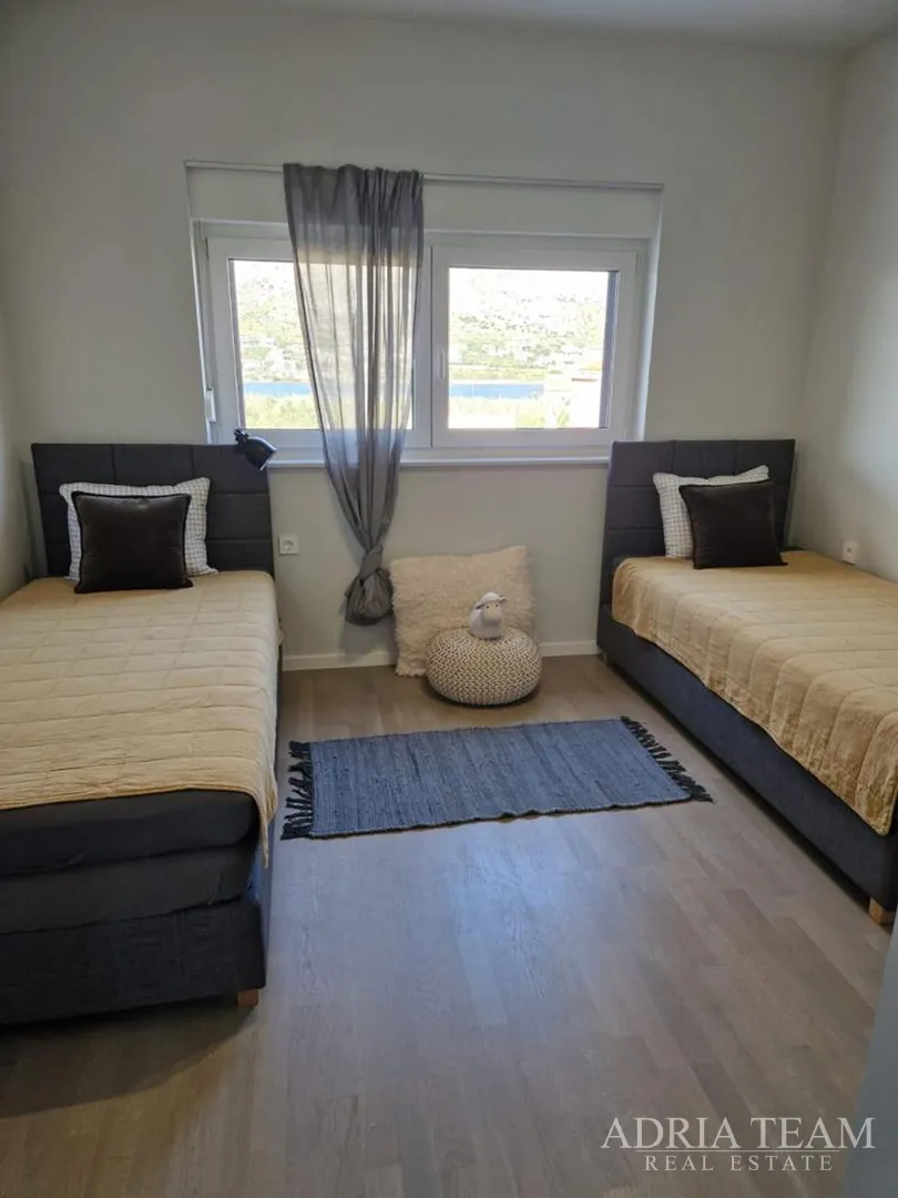 apartmani u novogradnji s pogledom na more, mirna i tiha pozicija!! pag - slika 3
