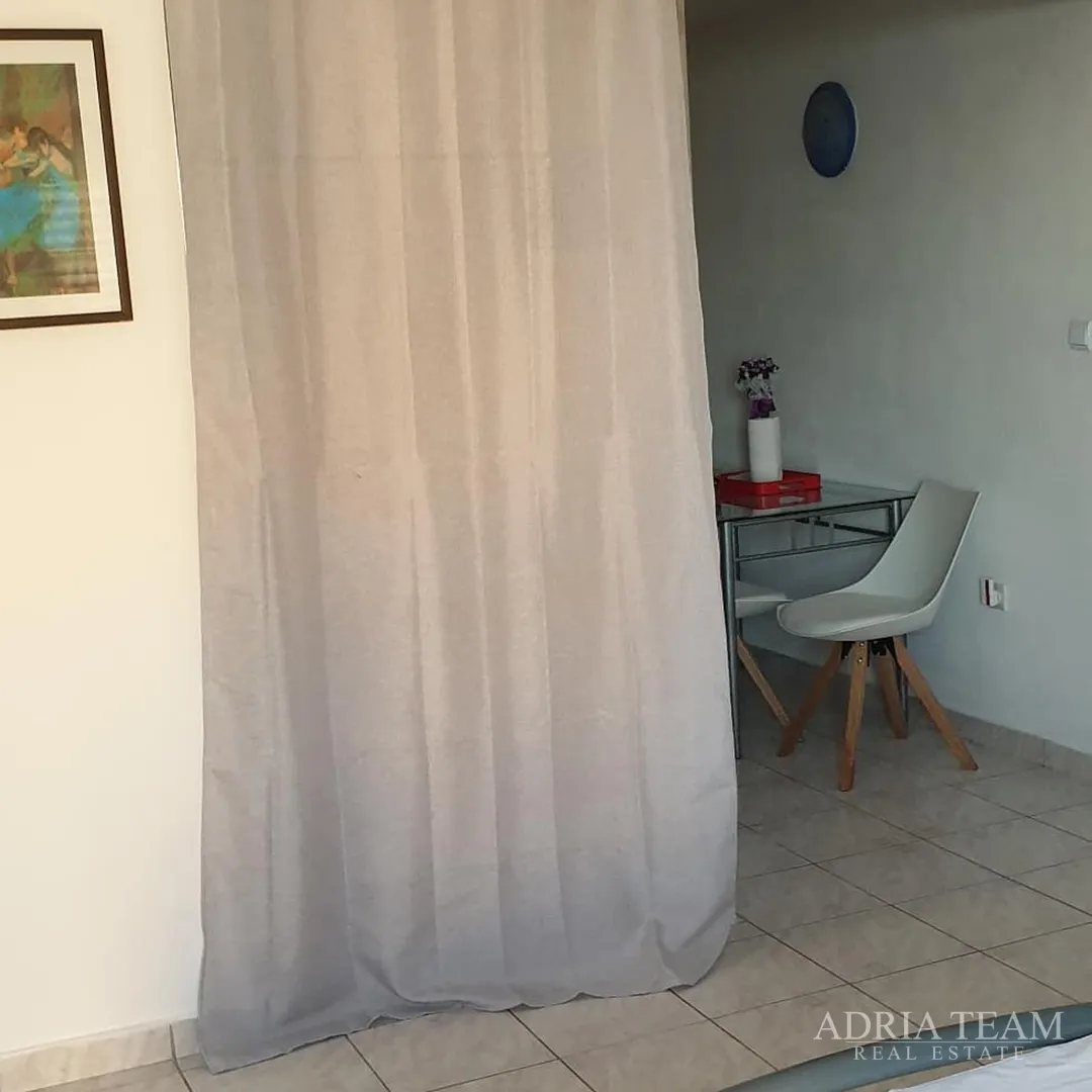 apartmanska kuća u 1.redu do mora - slika 40