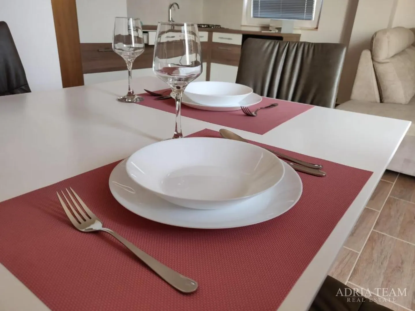 kuća s 3 stambene jedinice i bazenom, pogled na more - maslenica - slika 25