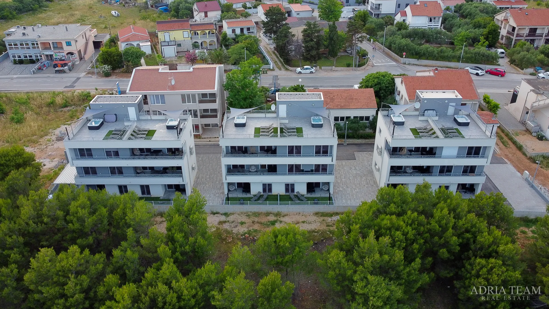 Apartmani U Stambenoj Zgradi - Vir
