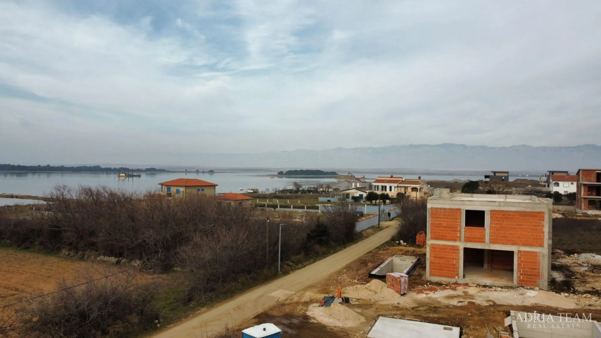 moderna vila udaljena 150 m od mora, novogradnja - privlaka - slika 8