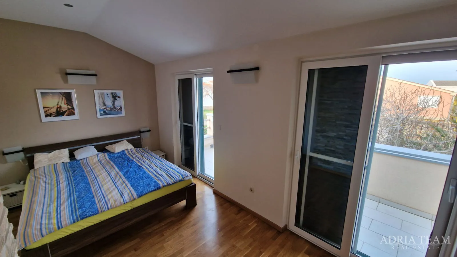 renovirana kuća , vir, 300 m od mora - slika 19