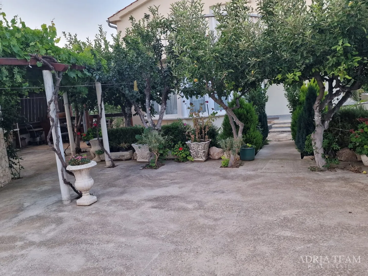 obiteljska vila američkog stila - vodice - slika 16
