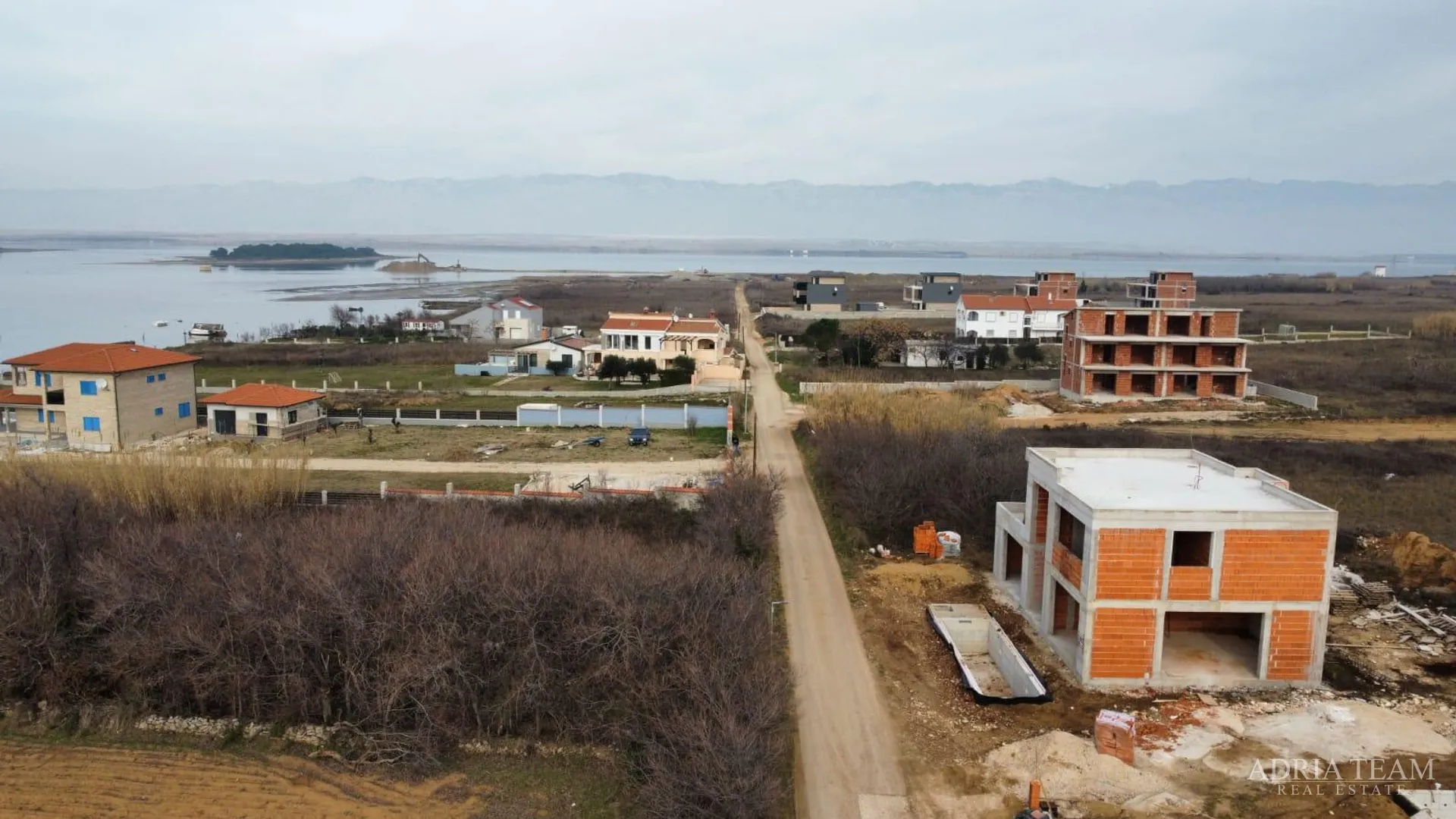 moderna vila udaljena 150 m od mora, novogradnja - privlaka - slika 7