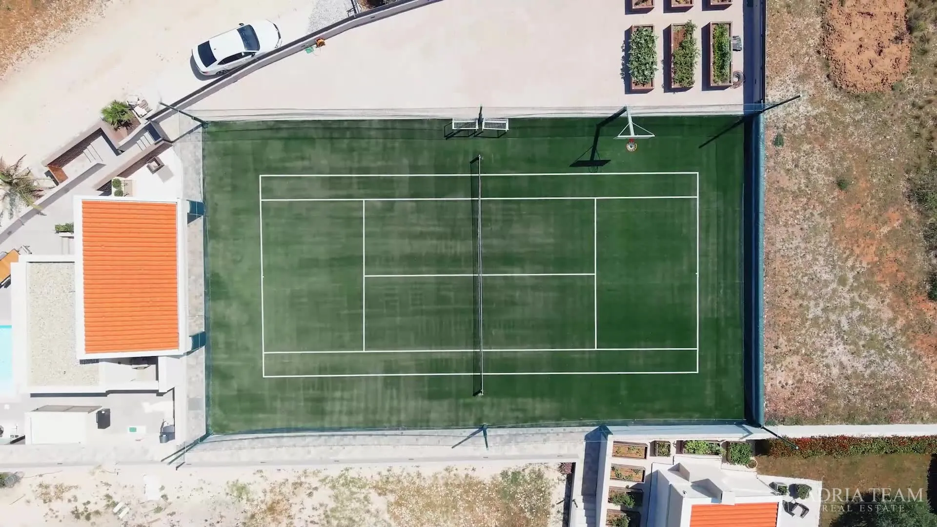 vila s pomoćnim objektom, bazenom i sportskim terenom , mirna i tiha pozicija okružena prirodom! poljica-brig - zadar - slika 40