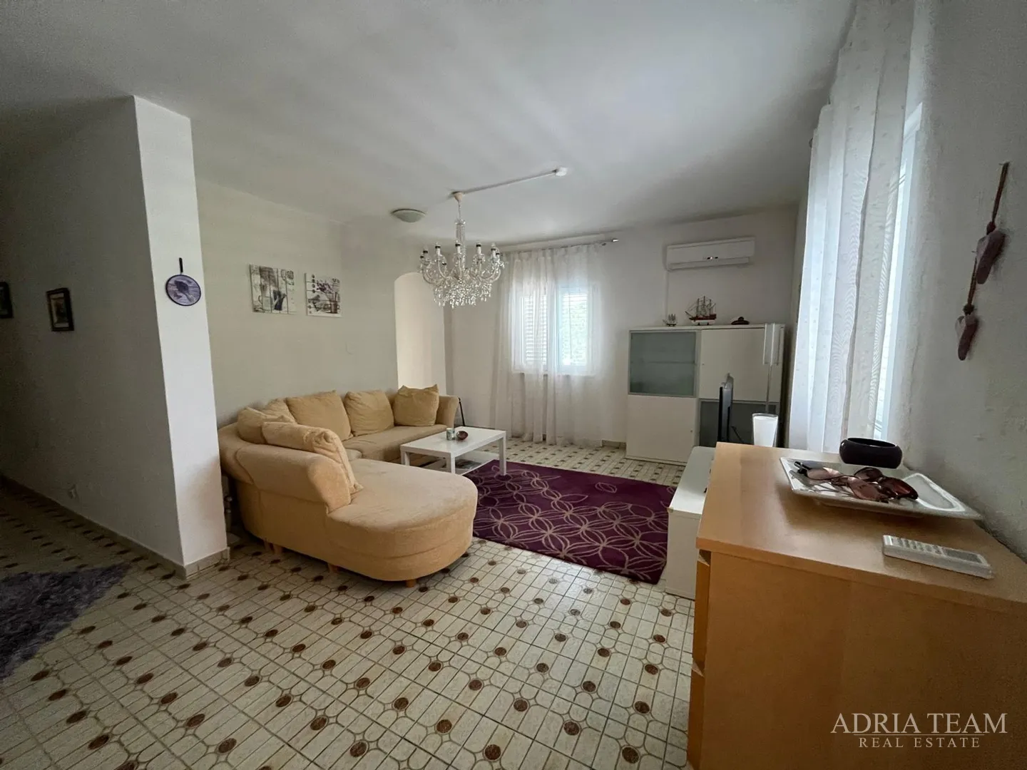 preuređena apartmanska kuća 200 m od mora, garaža i vrt - gornji karin - slika 12