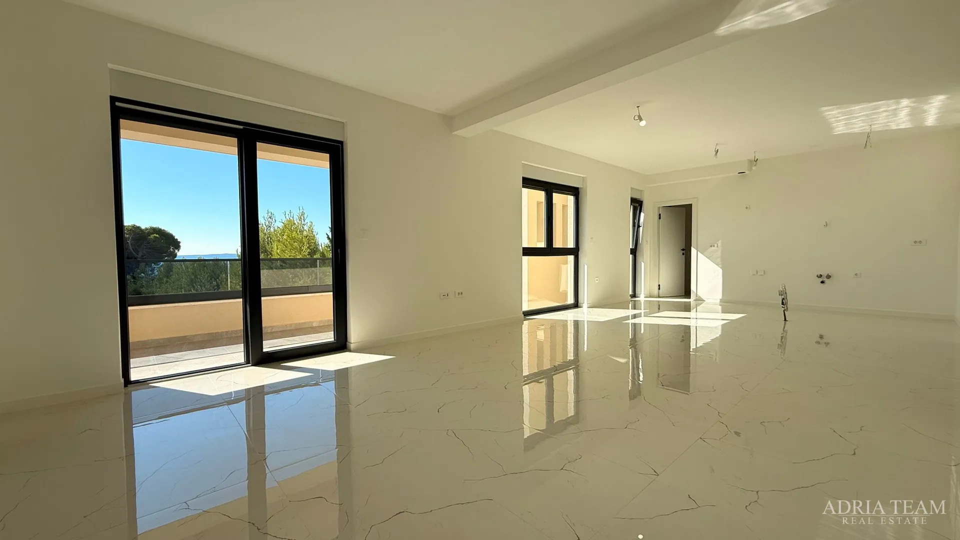 2 prostrana apartmana, privlaka - slika 35