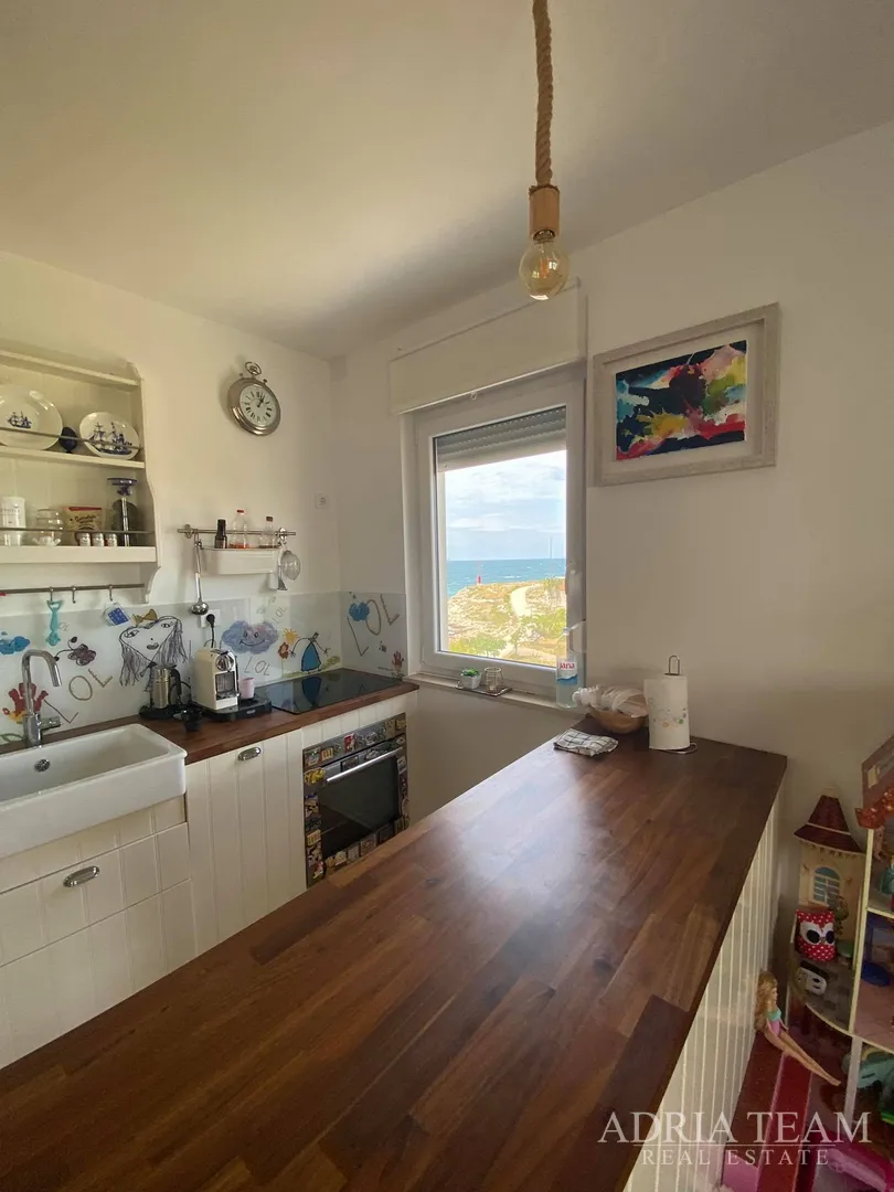 apartman s 3 spavaće sobe, 1. red do mora, povljana - pag - slika 7