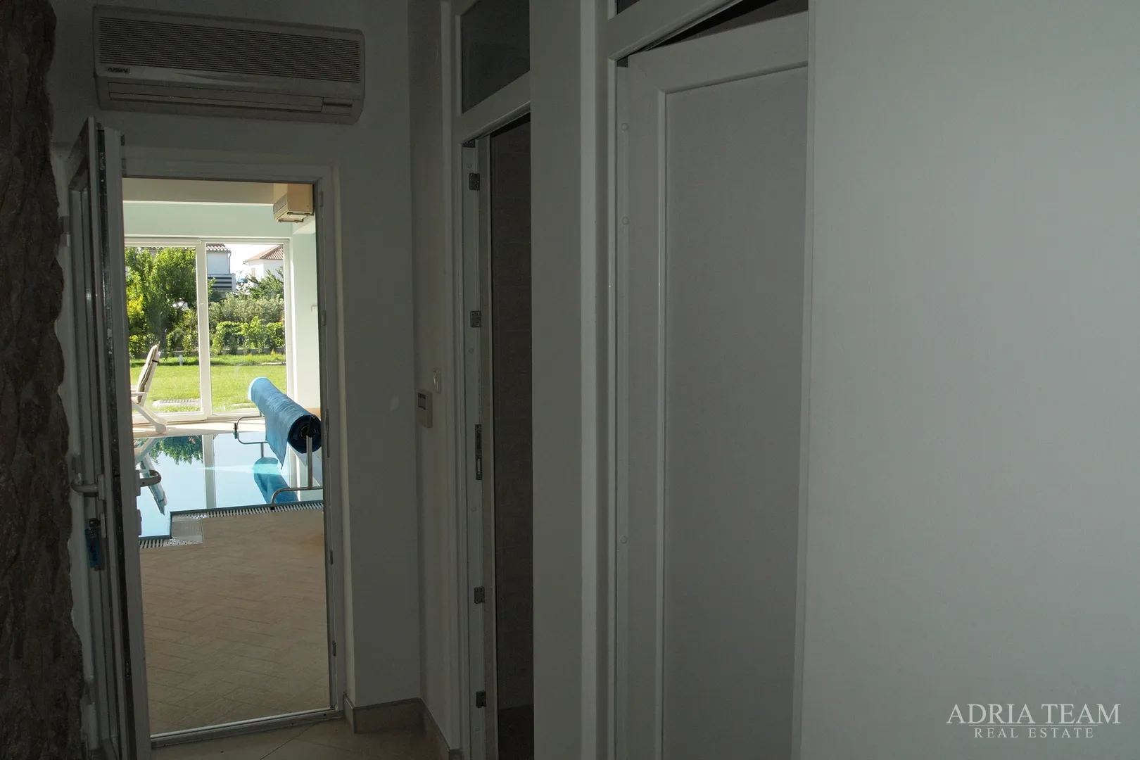 luksuzna vila 100 m od marine - betina, murter - slika 54