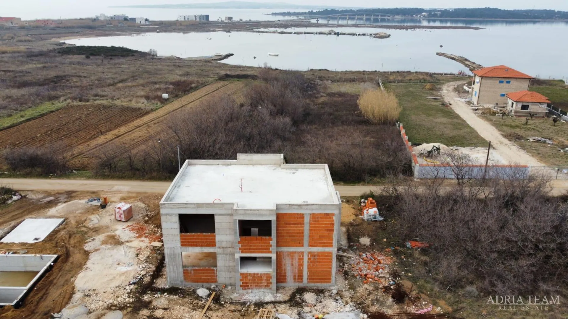 moderna vila udaljena 150 m od mora, novogradnja - privlaka - slika 5