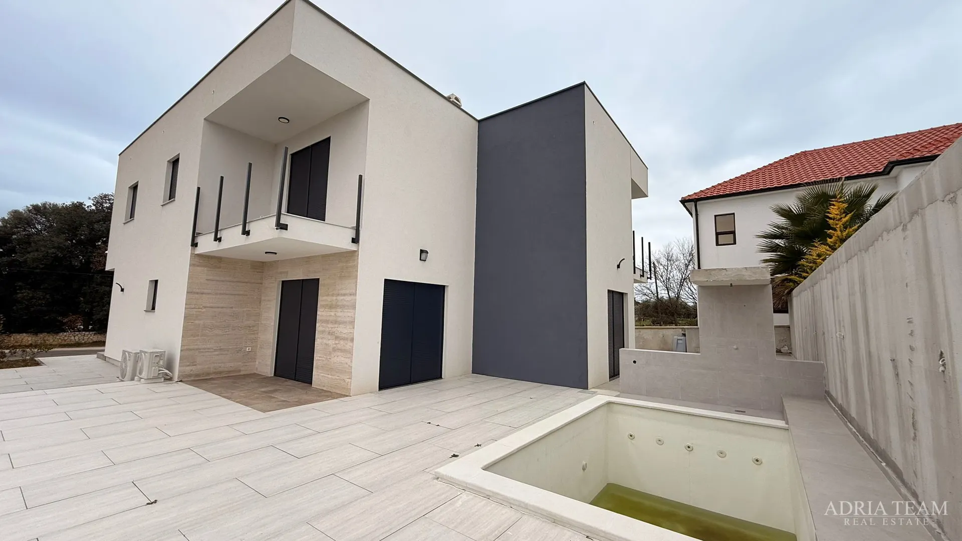 moderna duplex kuća s bazenom u zatonu kod nina – prodaja dva odvojena apartmana - slika 8