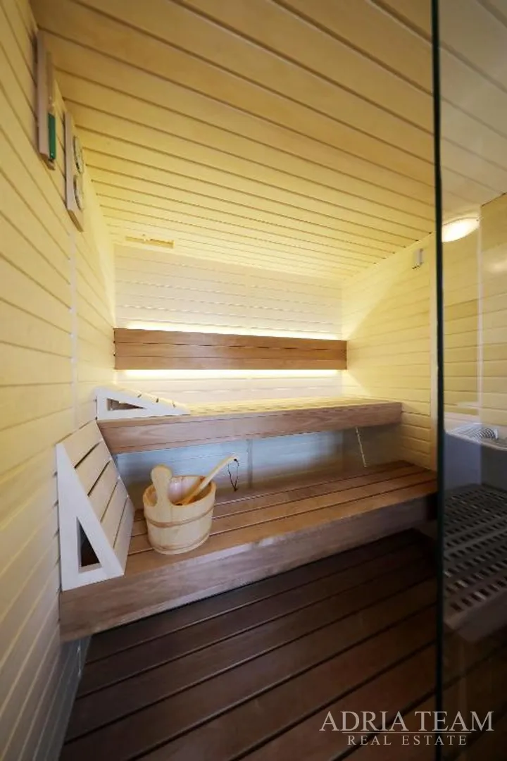 vila s bazenom i pogledom na more, 600 m od mora, privlaka - zadar - slika 11