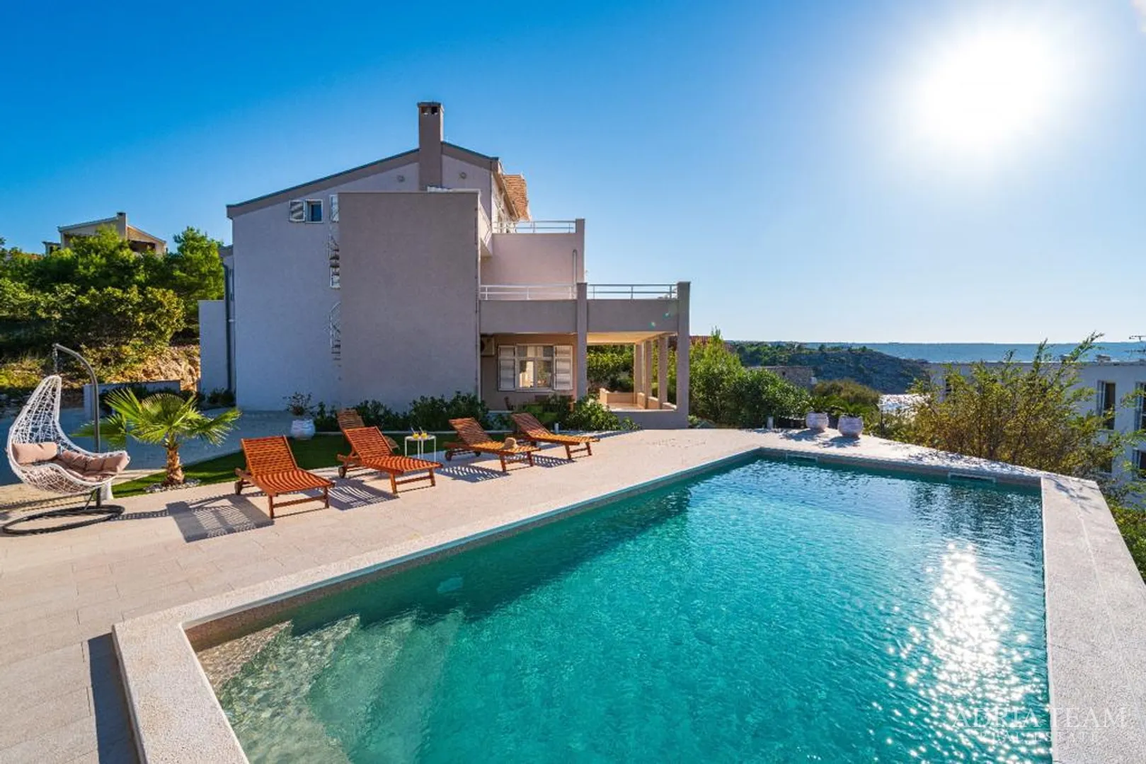 lijepa apartmanska kuća s pogledom na more, novigrad - slika 2