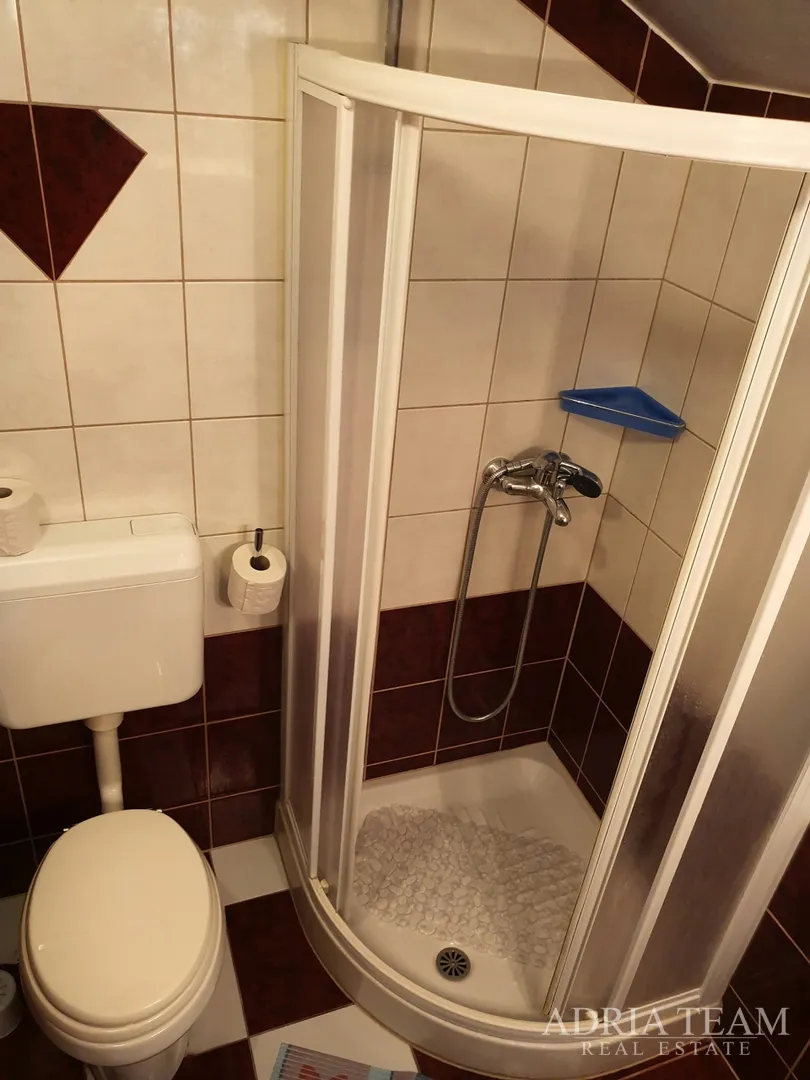 vila sa 7 apartmana, pogled na more - diklo, zadar - slika 37