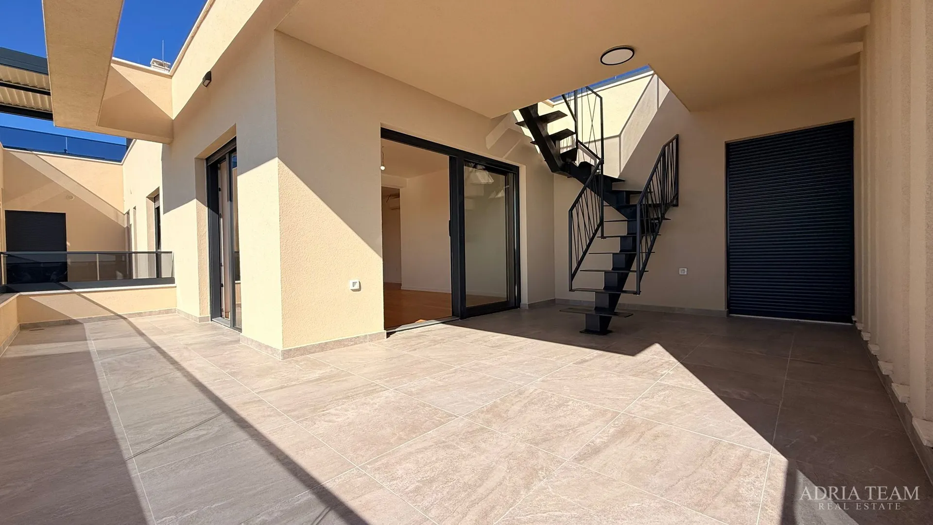 2 prostrana apartmana, privlaka - slika 20
