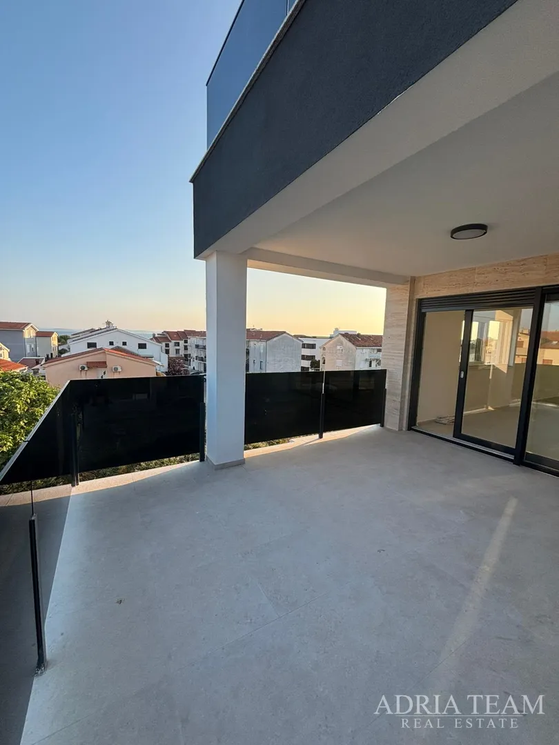 penthouse u blizini plaže, zgrada 2. novogradnja, 150 m od mora - privlaka - slika 12