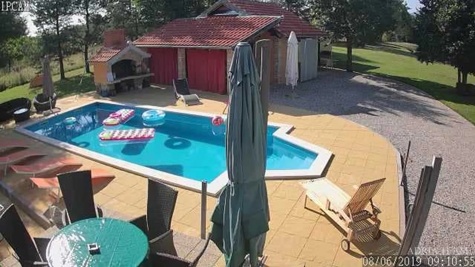 luksuzna vila s grijanim bazenom i natkrivenom terasom - 10 000 m2 zemljišta! - slika 37