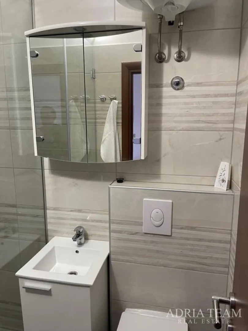 vila s bazenom i pogledom na more, 600 m od mora, privlaka - zadar - slika 18