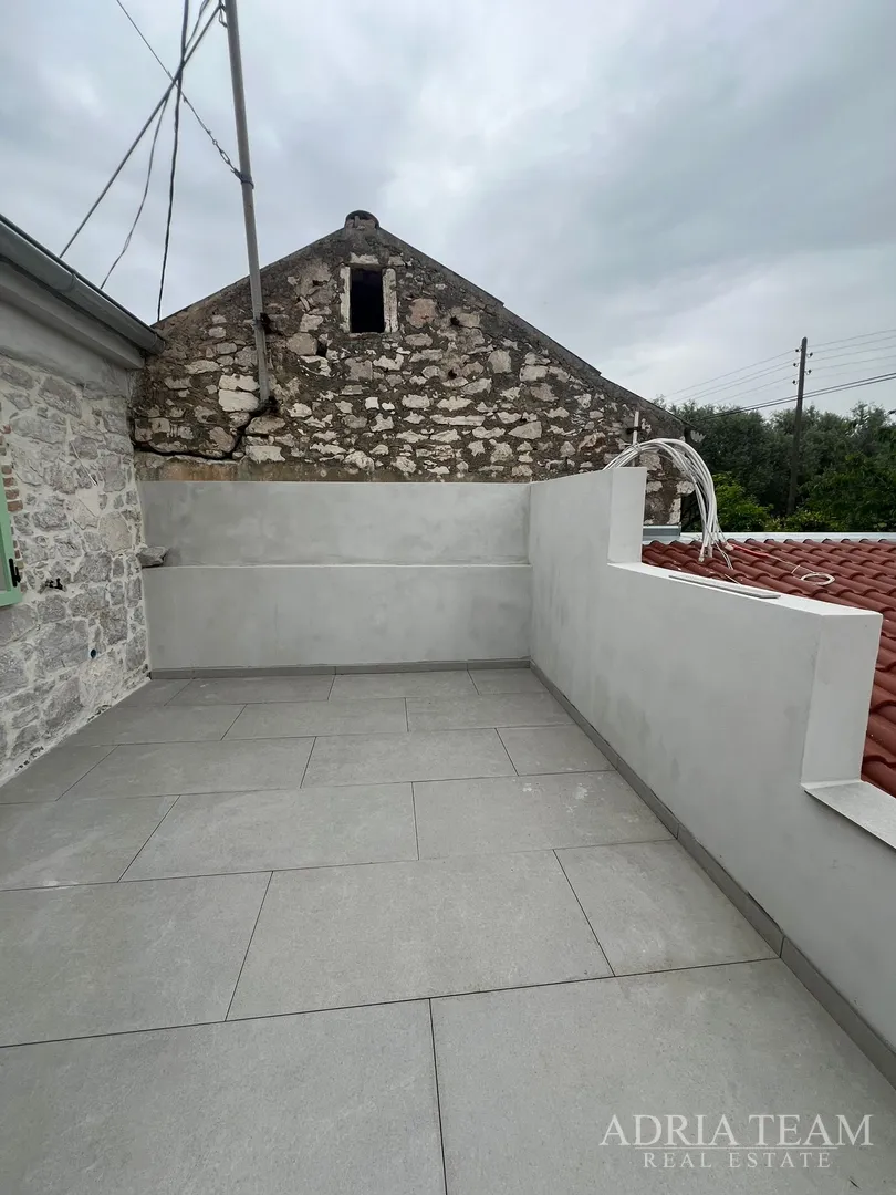 akcija!!! kamena kuća rustikalnog uređenja u centru mjesta - sutomišćica, ugljan - slika 53