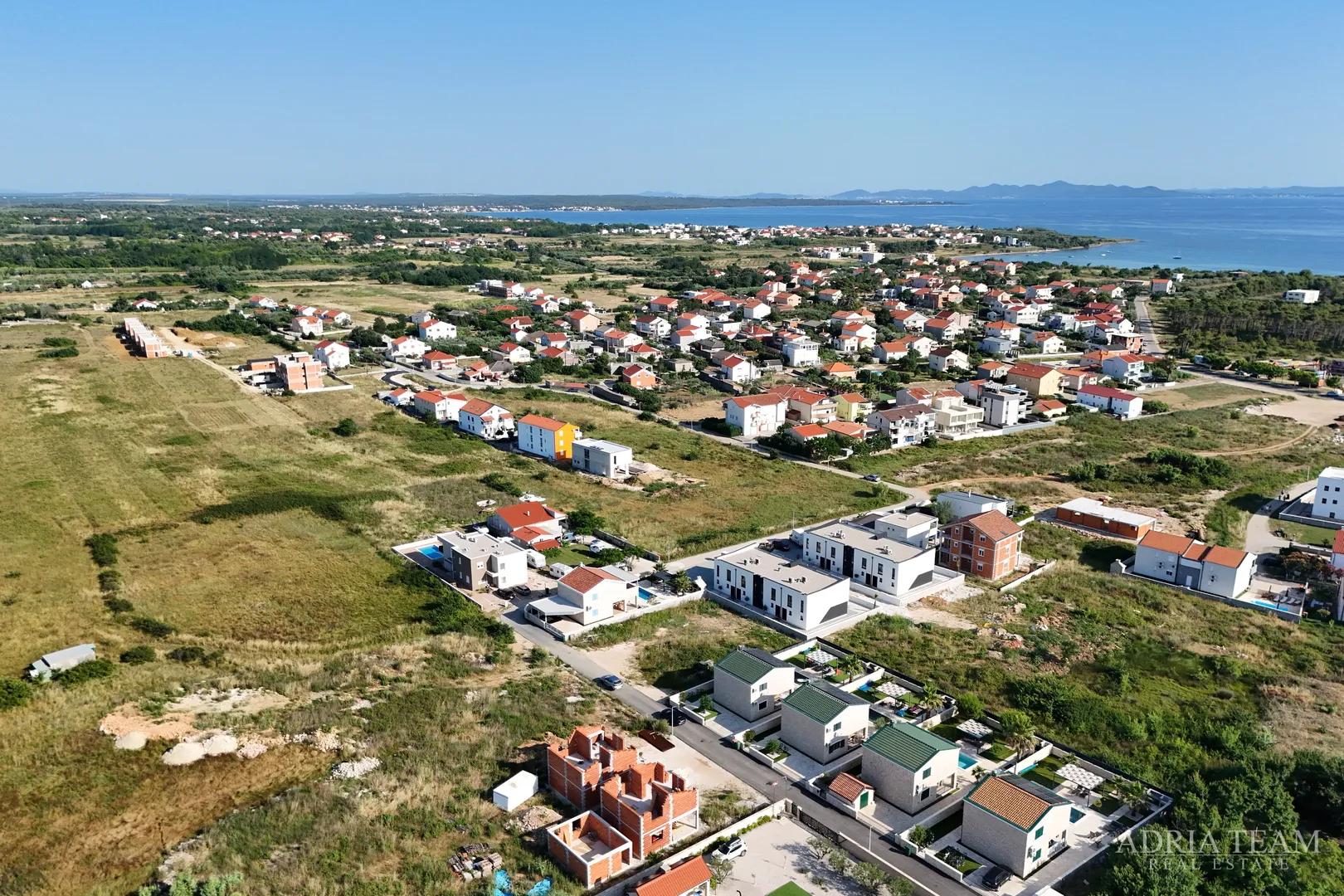 dvoetažni apartmani u novogradnji u dvije identične kuće u nizu - privlaka - slika 83