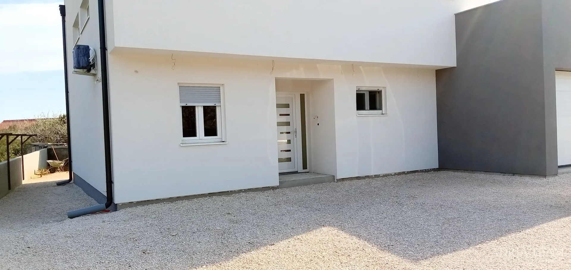 obiteljska vila s bazenom, vir - slika 2