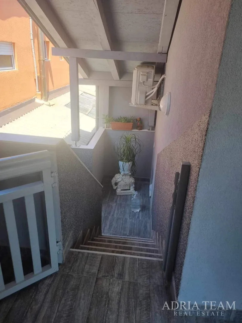 kuća s dvije apartmanske jedinice - vir - slika 29