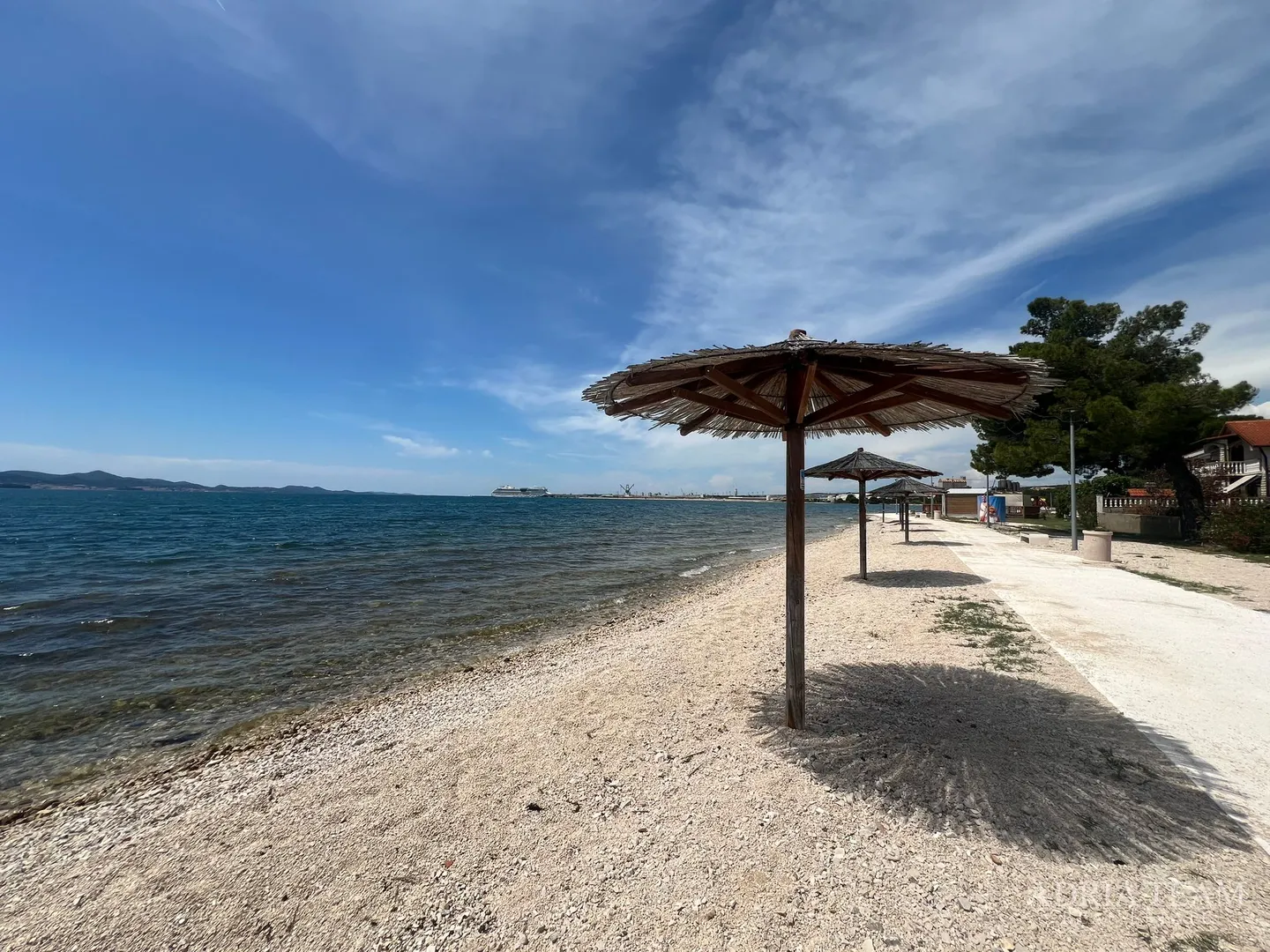 apartmani u prvom redu do mora, moderno uređenje, malo korišteni, bibinje - slika 60
