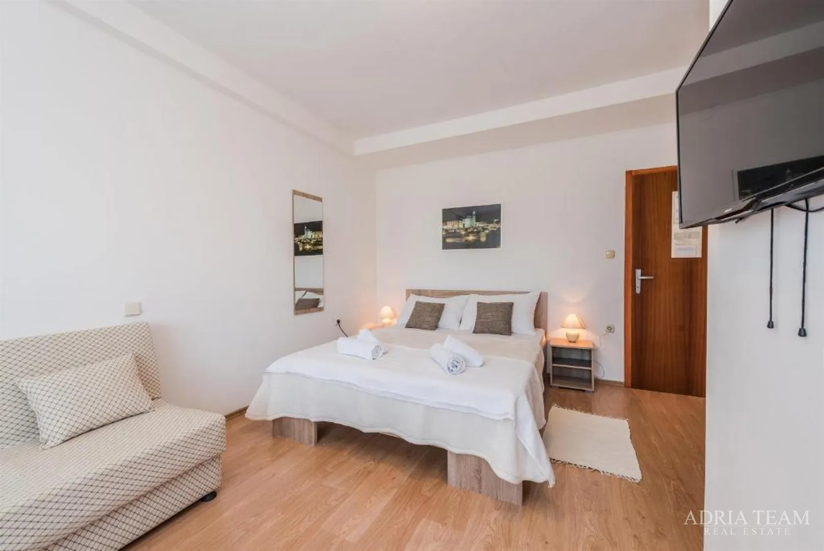 hotel - sukošan, prvi red do mora - slika 7