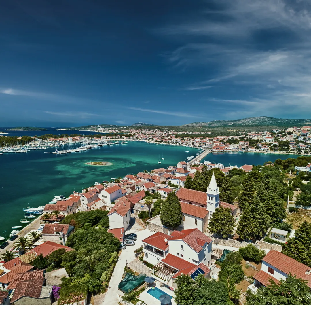 apartmani u vili na brežuljku, pogled na more - rogoznica - slika 15