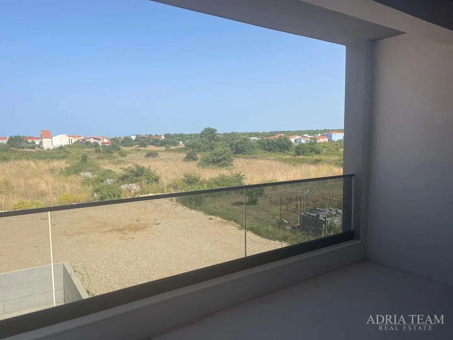 vila s bazenom u novogradnji - zaton - slika 64